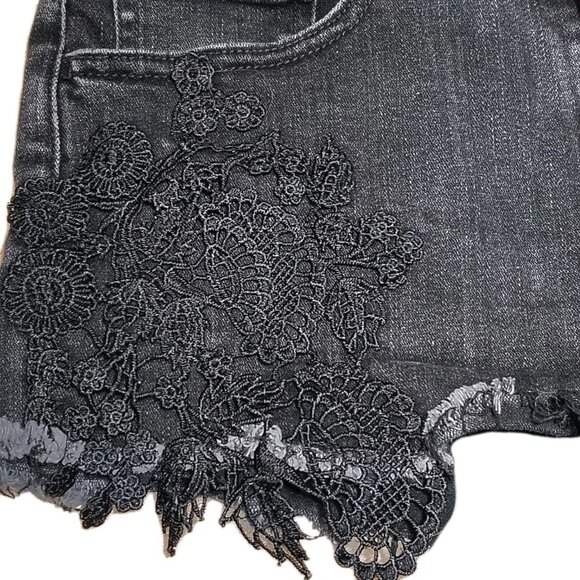 American Eagle Outfitters Pants - American Eagle Women's Sz 4 Super Stretch Crochet Cut Off Shorts Y2K Distressed